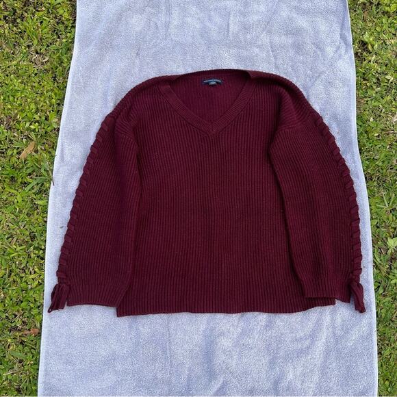 American Eagle Outfitters Maroon V Neck Ribbed Knit Sweater Cozycore Size Small - Picture 4 of 9
